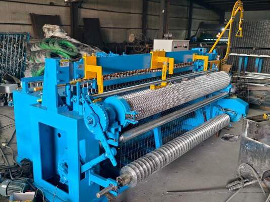 Lebar Mesh 7 Ft Ukuran Apertur Mesin Wire Mesh Dilas 1 Inci