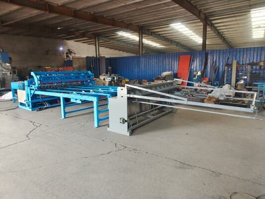 Ukuran Mesh 150*150mm 4mm PLC Konstruksi Mesin Las Peralatan